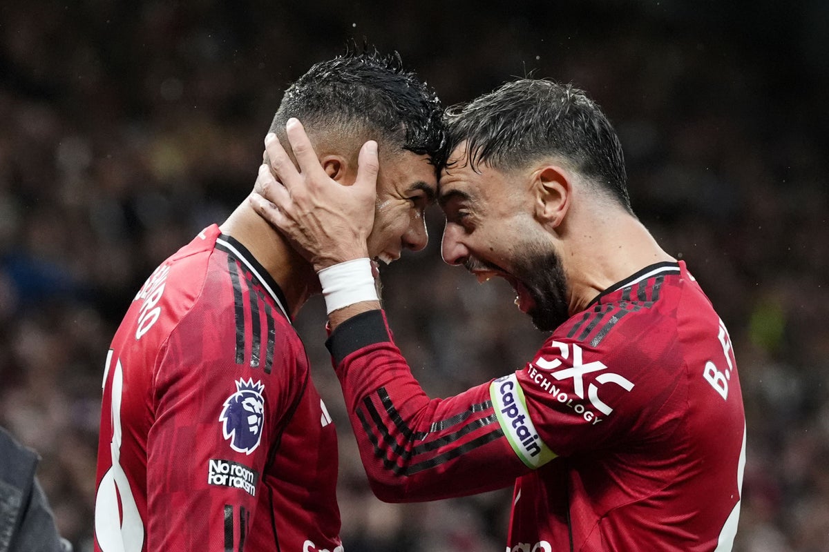 Manchester United hold on for overdue win as Chelsea rue Robert Sanchez red card